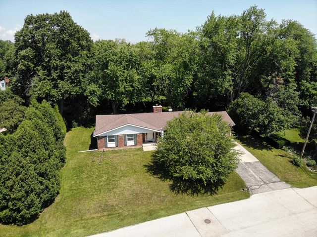 2510 W Rochelle AVENUE, Glendale, WI 53209