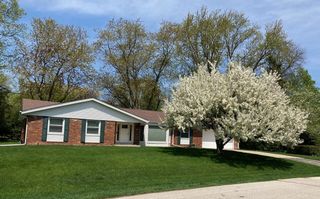 2510 W Rochelle AVENUE, Glendale, WI 53209