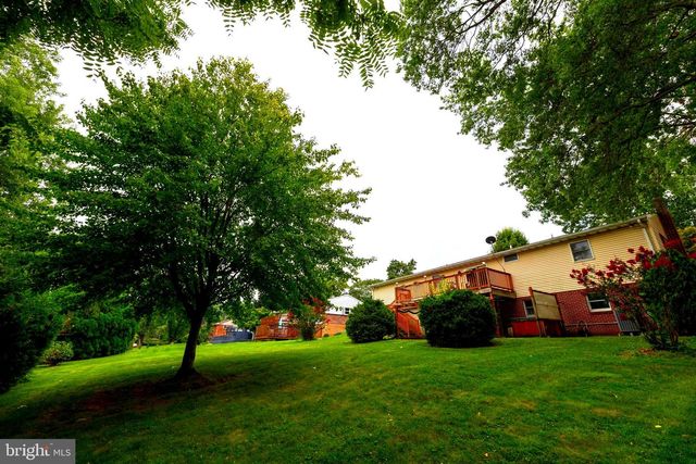 110 HEMLOCK RD, Ephrata, PA 17522