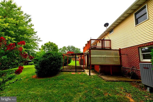 110 HEMLOCK RD, Ephrata, PA 17522