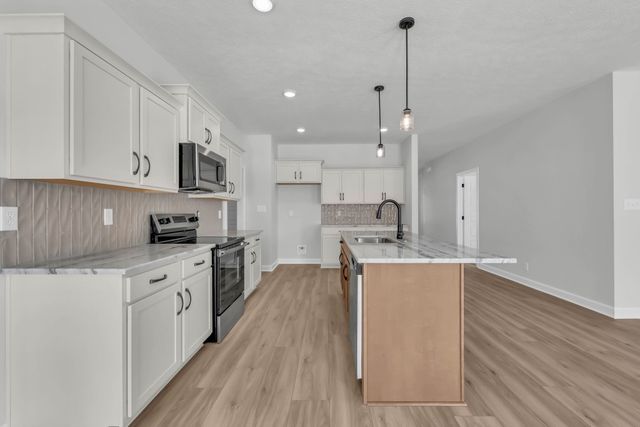 310 Galway Dr, Clarksville, TN 37042