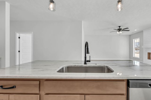 310 Galway Dr, Clarksville, TN 37042