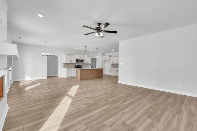 310 Galway Dr, Clarksville, TN 37042