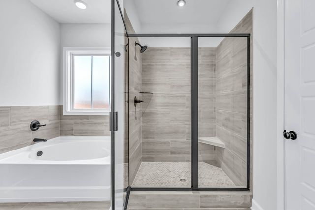 310 Galway Dr, Clarksville, TN 37042