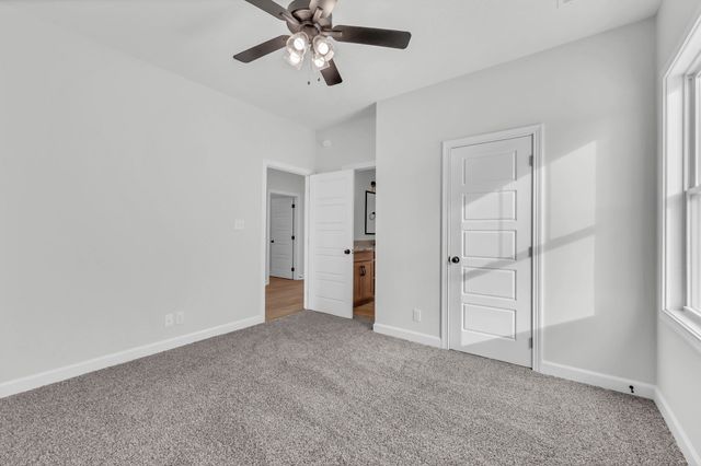 310 Galway Dr, Clarksville, TN 37042