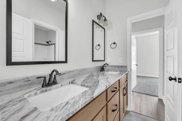 310 Galway Dr, Clarksville, TN 37042