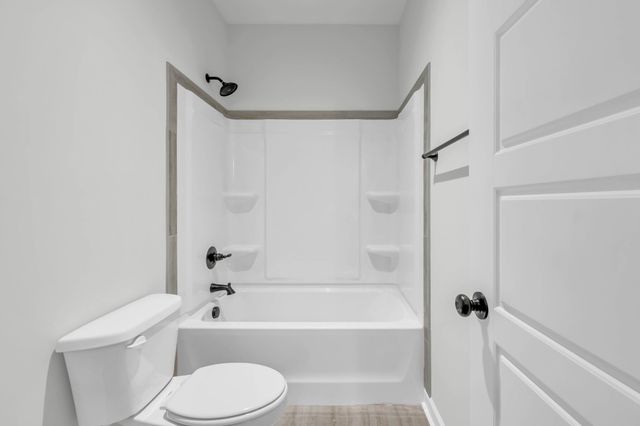 310 Galway Dr, Clarksville, TN 37042