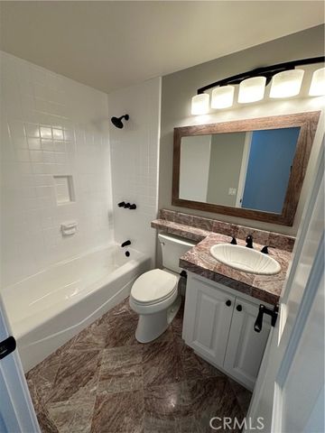 936 Jasmine, Costa Mesa, CA 92626