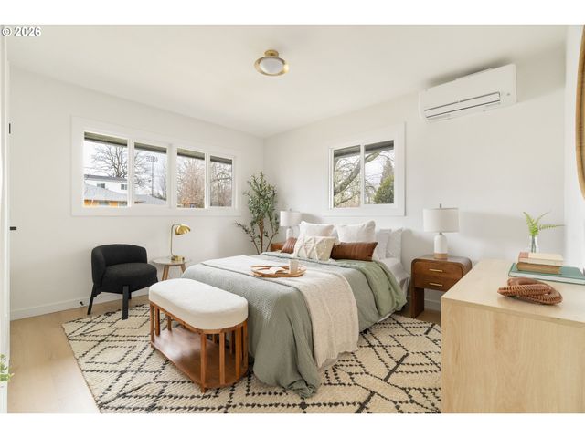 2530 Ne DEKUM St, Portland, OR 97211