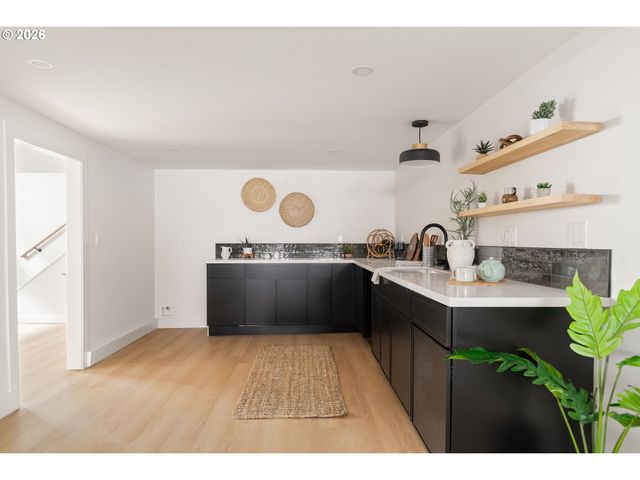 2530 Ne DEKUM St, Portland, OR 97211