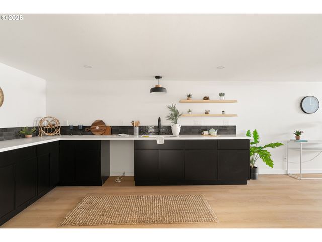 2530 Ne DEKUM St, Portland, OR 97211