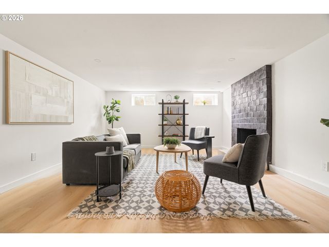 2530 Ne DEKUM St, Portland, OR 97211