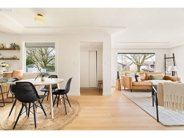 2530 Ne DEKUM St, Portland, OR 97211