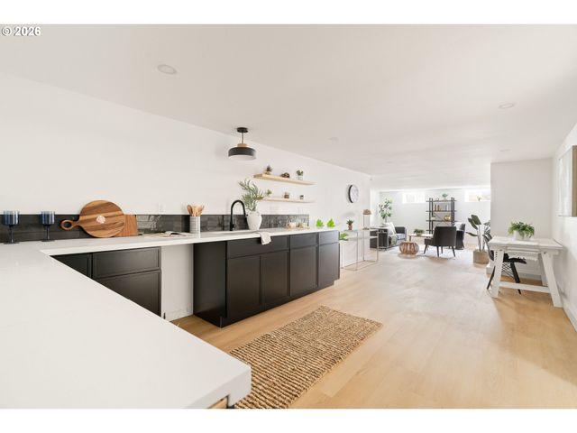 2530 Ne DEKUM St, Portland, OR 97211