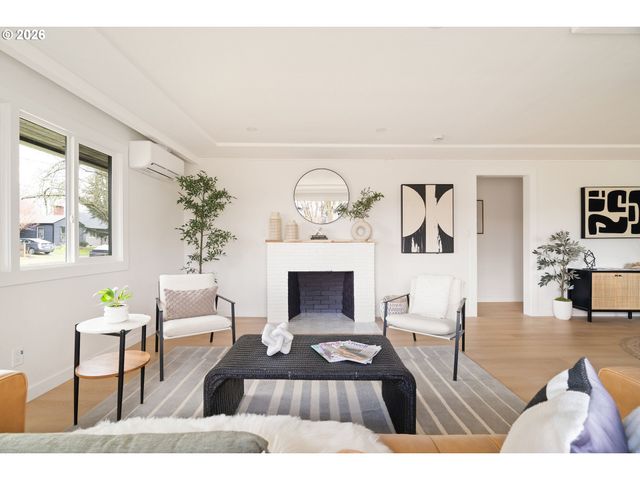 2530 Ne DEKUM St, Portland, OR 97211