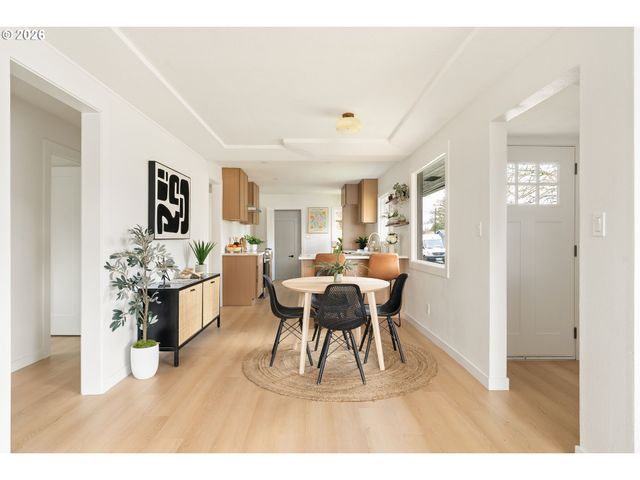 2530 Ne DEKUM St, Portland, OR 97211