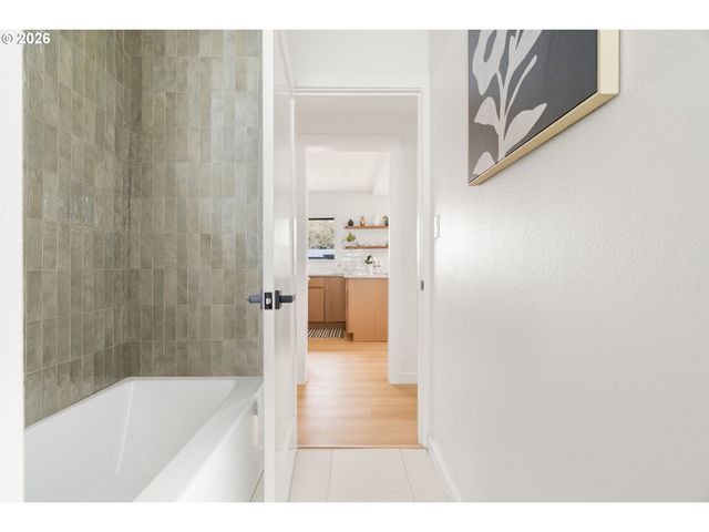 2530 Ne DEKUM St, Portland, OR 97211