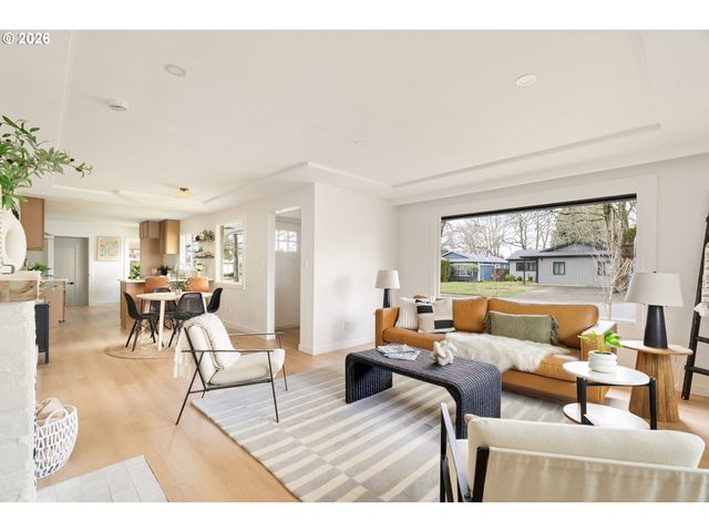 2530 Ne DEKUM St, Portland, OR 97211