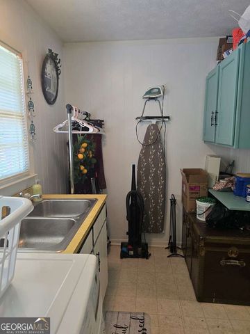 277 Lincoln Avenue, Fitzgerald, GA 31750