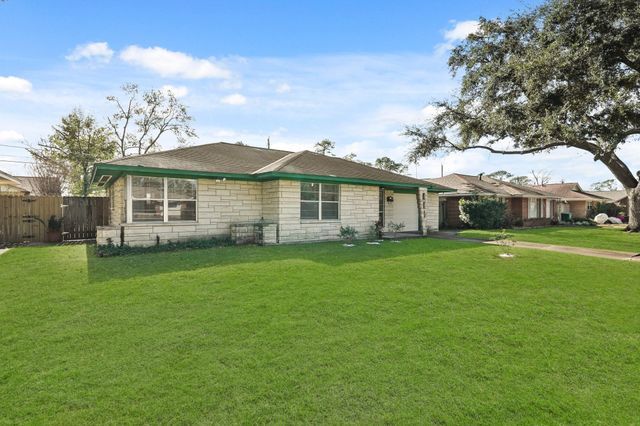 1207 Stonecrest Drive, Houston, TX 77018