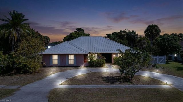 4220 Prestwick CT, North Fort Myers, FL 33903