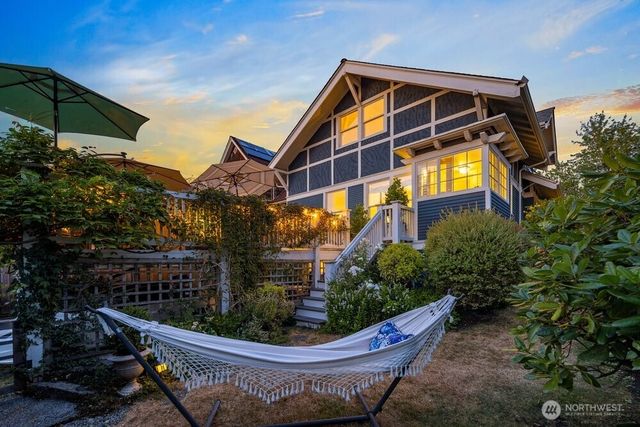 515 30th Avenue S, Seattle, WA 98144