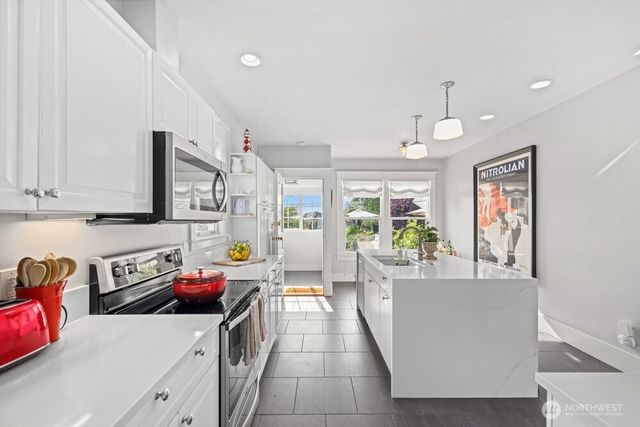 515 30th Avenue S, Seattle, WA 98144