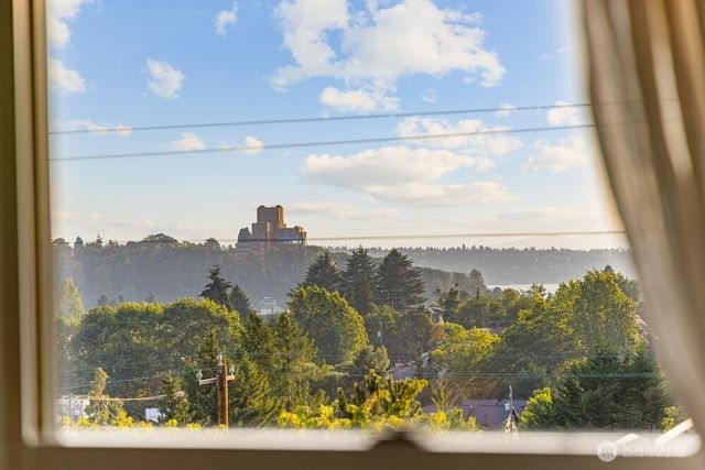 515 30th Avenue S, Seattle, WA 98144