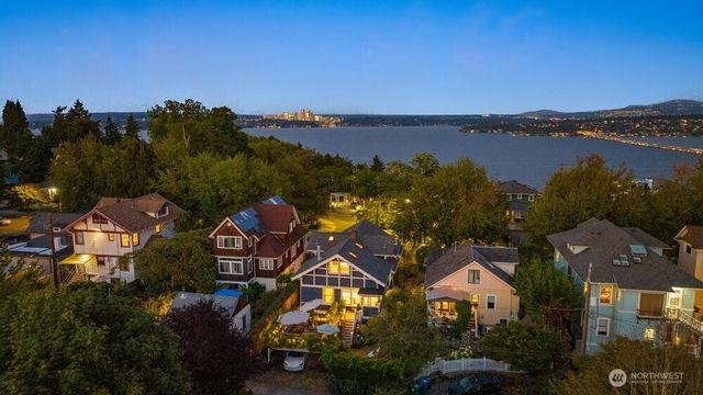 515 30th Avenue S, Seattle, WA 98144