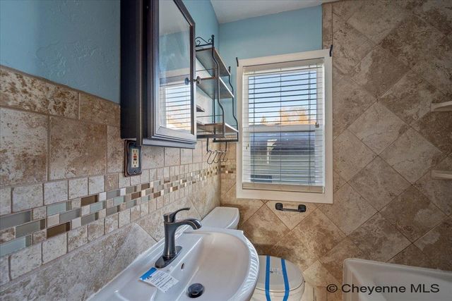 2512 BRADLEY AVE, Cheyenne, WY 82001