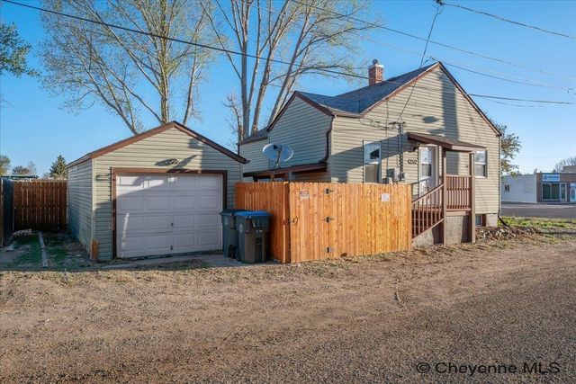 2512 BRADLEY AVE, Cheyenne, WY 82001