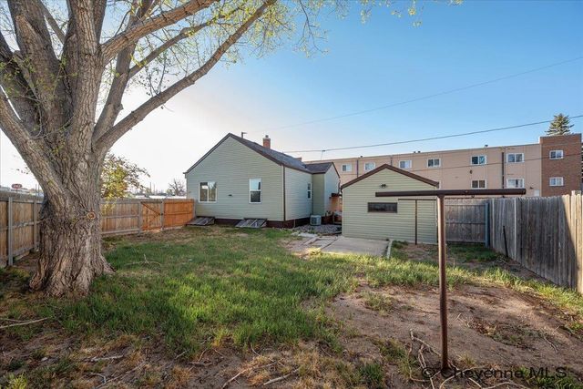 2512 BRADLEY AVE, Cheyenne, WY 82001