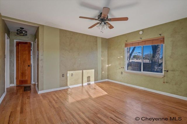 2512 BRADLEY AVE, Cheyenne, WY 82001