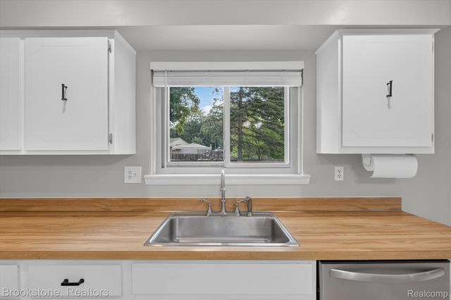 720 Comet Court, Canton Charter Township, MI 48188