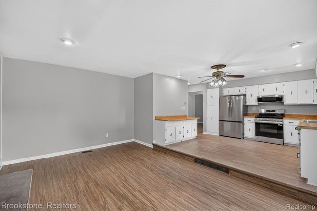 720 Comet Court, Canton Charter Township, MI 48188