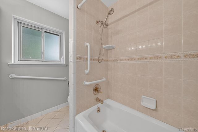 720 Comet Court, Canton Charter Township, MI 48188