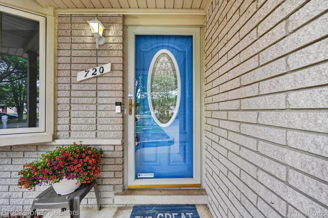 720 Comet Court, Canton Charter Township, MI 48188