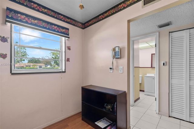 100 Berkley Rd 106, Hollywood, FL 33024