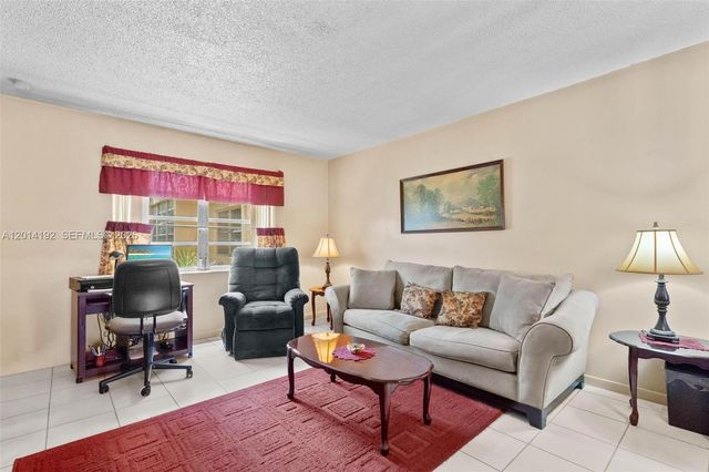 100 Berkley Rd 106, Hollywood, FL 33024