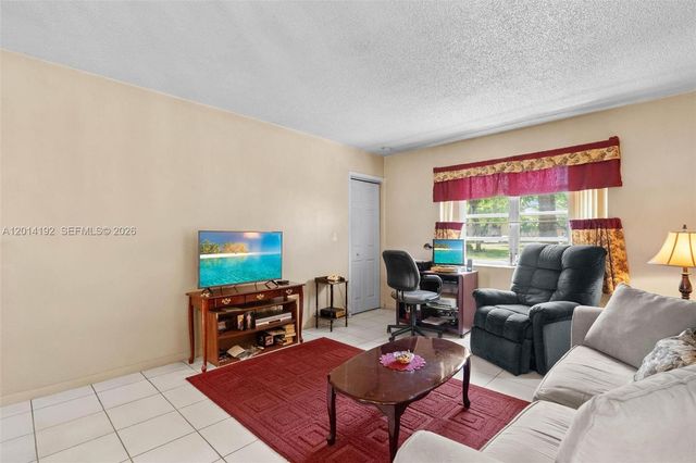 100 Berkley Rd 106, Hollywood, FL 33024