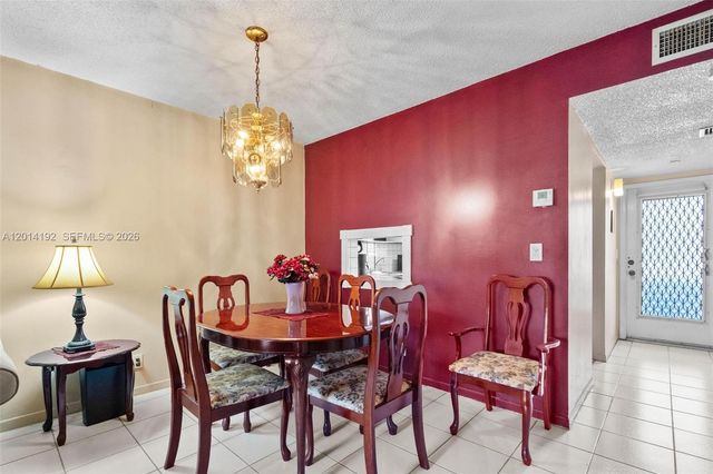 100 Berkley Rd 106, Hollywood, FL 33024