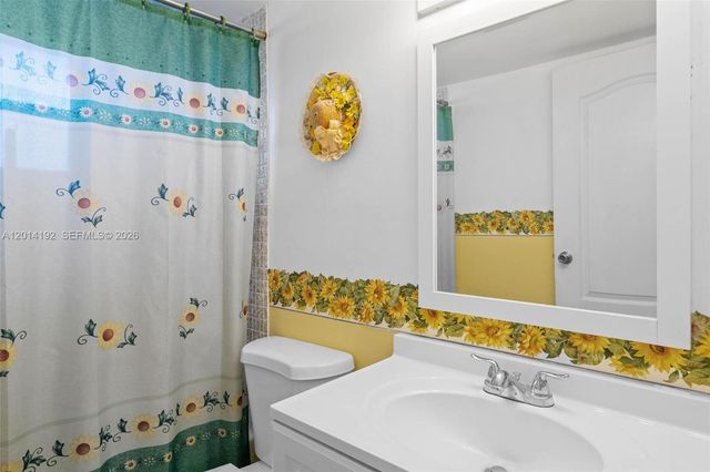 100 Berkley Rd 106, Hollywood, FL 33024