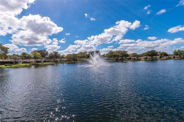 100 Berkley Rd 106, Hollywood, FL 33024