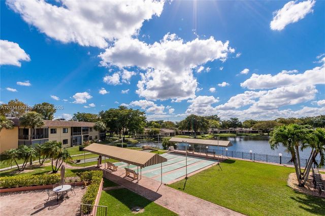 100 Berkley Rd 106, Hollywood, FL 33024