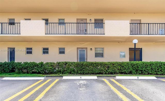 100 Berkley Rd 106, Hollywood, FL 33024