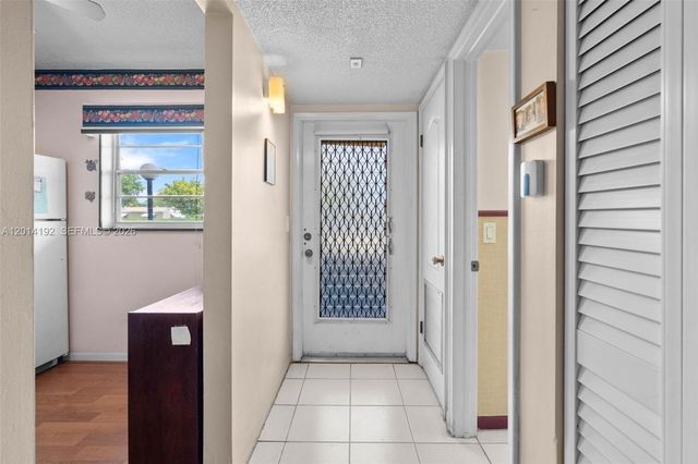 100 Berkley Rd 106, Hollywood, FL 33024