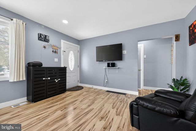 24 ALDEN AVE, Delran, NJ 08075