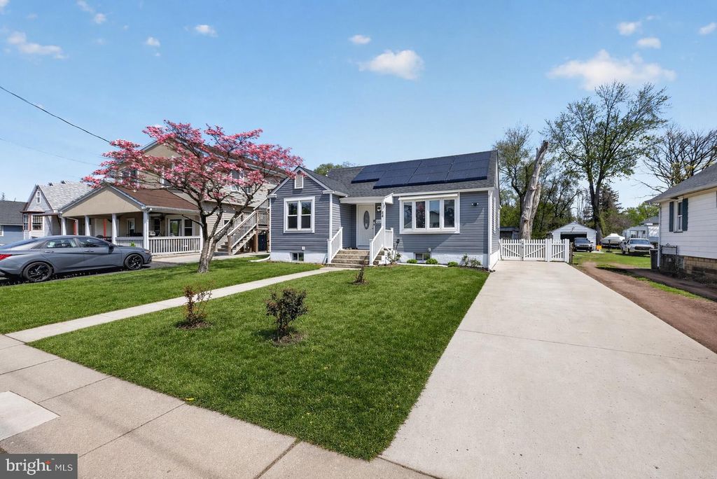 24 ALDEN AVE, Delran, NJ 08075