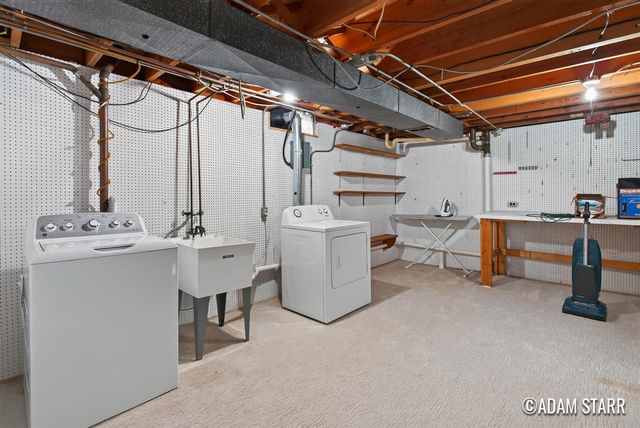 2430 Annchester Drive, Grand Rapids, MI 49506