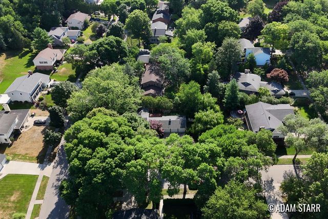 2430 Annchester Drive, Grand Rapids, MI 49506